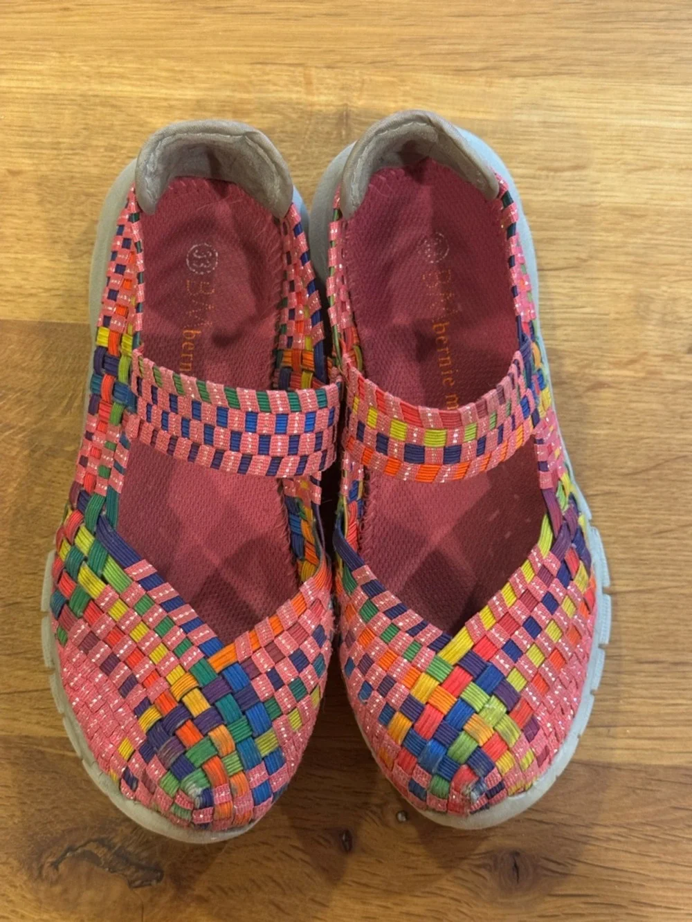 Bernie Mev Girls Mary Jane Woven Stretch Shoes Size 2 Colorful Pink Rainbow